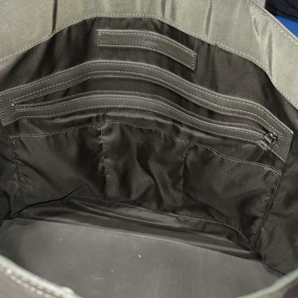 Lululemon All Day Tote - Picture 12 of 16